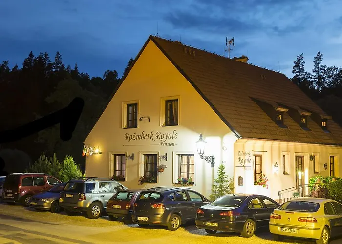 Πανσιόν Rozmberk Royale 4*